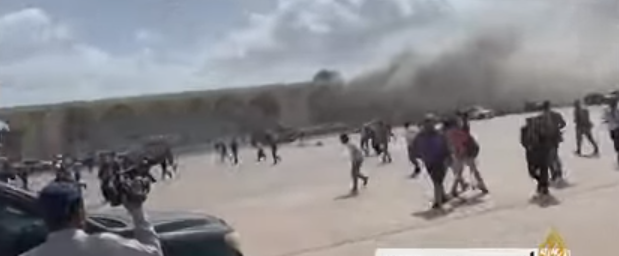 جميح يكشف عدد القتلى والجرحى ويحدد من هو الذي استهدف مطار عدن الدولي بعد مقارنته لتصريح ناطق حزب الإصلاح وتصريح محافظ محافظة عدن شاهد ماقاله